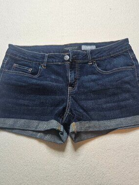 Aeropostale dark wash denim Midi shorts - size 10